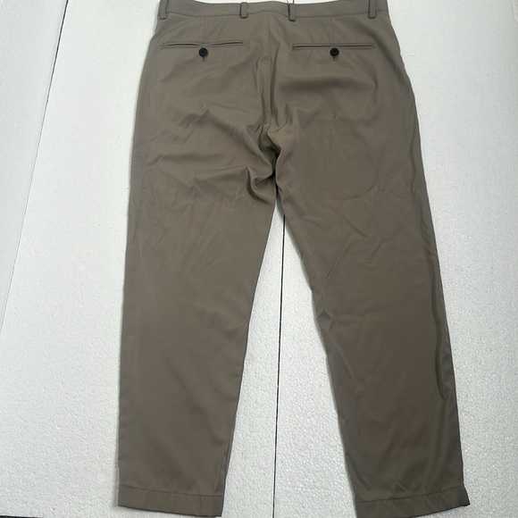Theory men beige pants size 33 - Picture 9 of 10